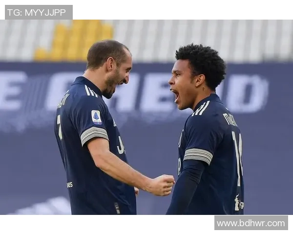 基耶利尼在社交媒体上晒出夏日度假照,引发粉丝热议 基耶利尼在社交媒体上晒出夏日度假照,引发粉丝热议